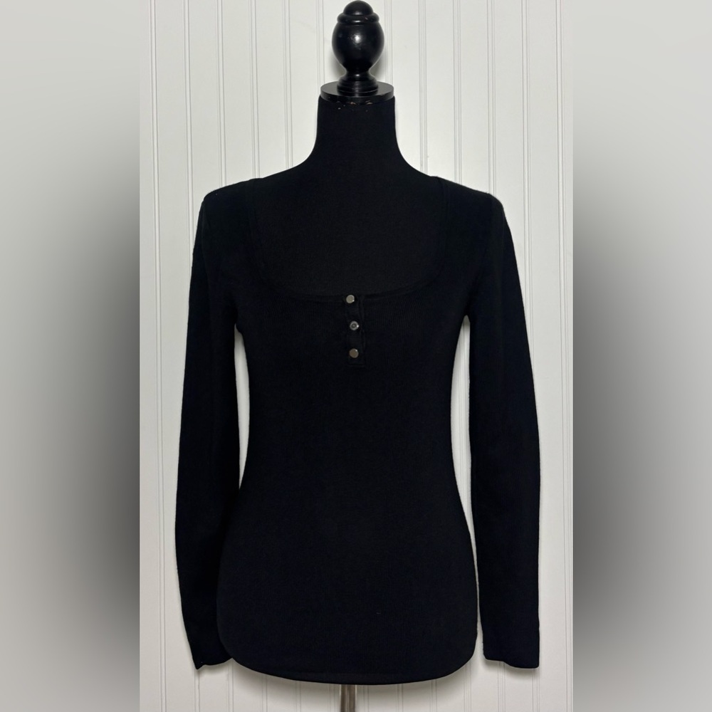 Women's Thermal Ribbed Long Sleeve Scoopneck Henley T-Shirt Black Quiet Luxury